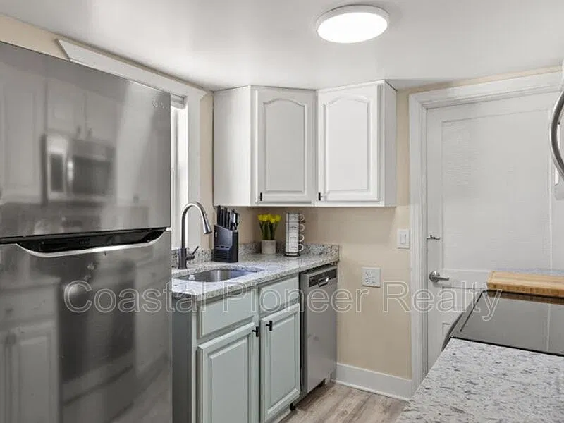 2 bed, 1.0 bath, 756 sqft, $1,750 — Photo 4