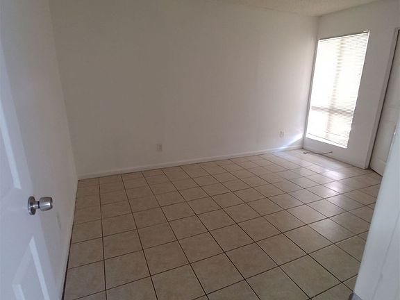 5th image of 2662 N 43rd Ave #10252921