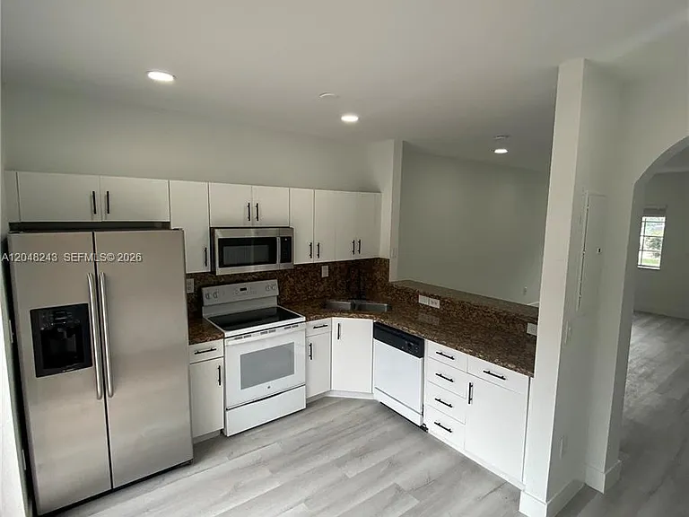 13765 SW 170th Ter #13765 — Photo 6