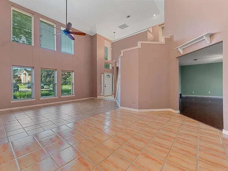 6752 Macintosh Dr — Photo 13