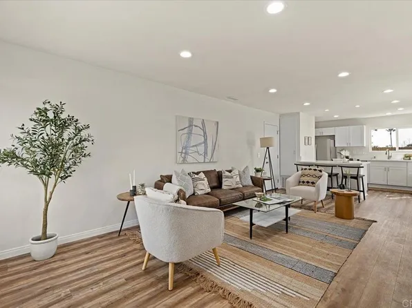 1361 Temple Heights Dr, Oceanside, CA 92056