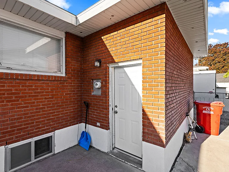 204 Dove Ave #2 — Photo 6