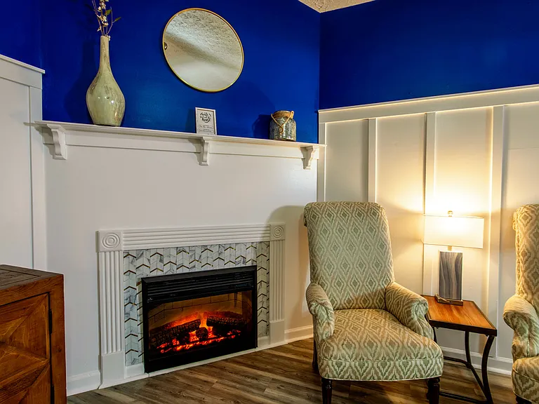 Electric Fireplace and Fast WiFi throughout the house