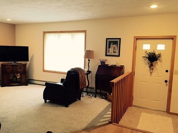 4th image of 675 N Vandenboom Ave