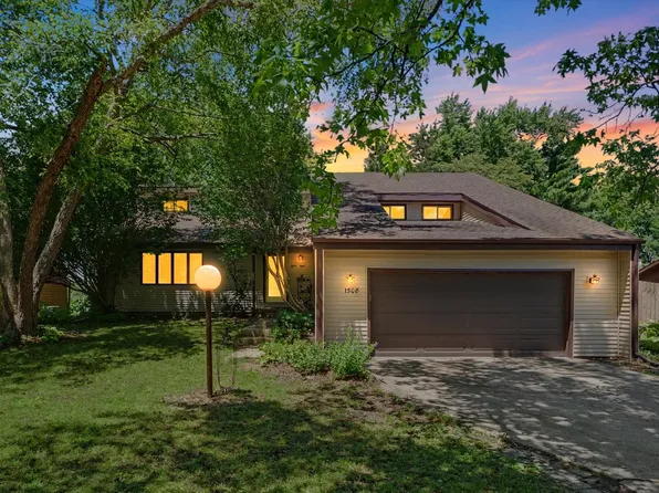 1508 Trails Dr, Urbana, IL 61802
