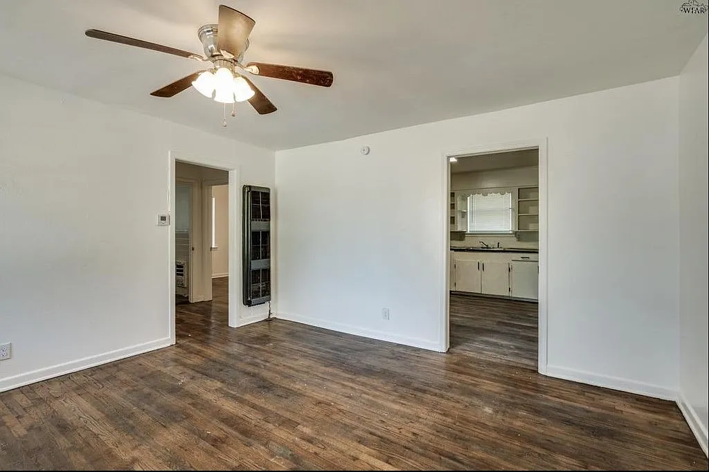 604 East 1st Street — Photo 4
