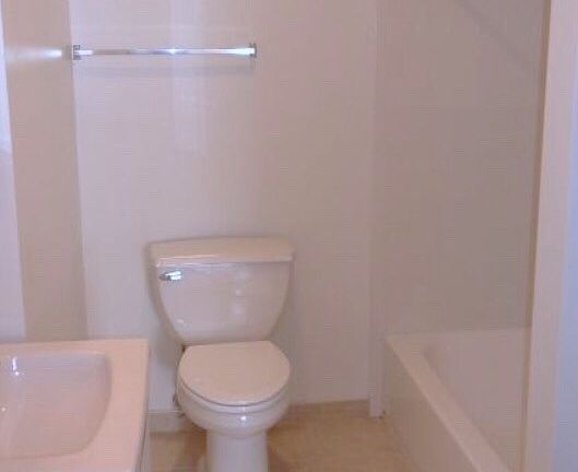 5th image of 901 N Broad St #5