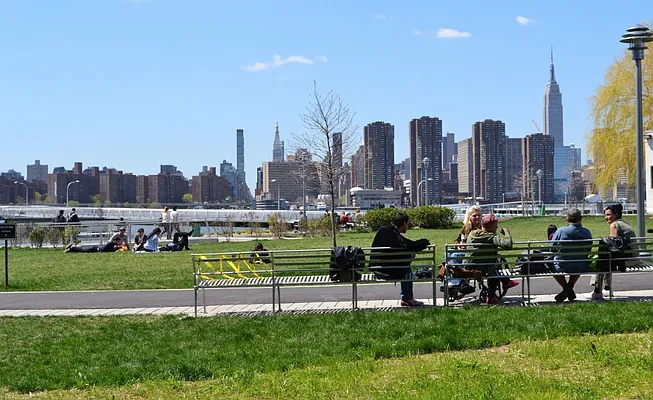 Rented by Manhattan Management LLC | media 21