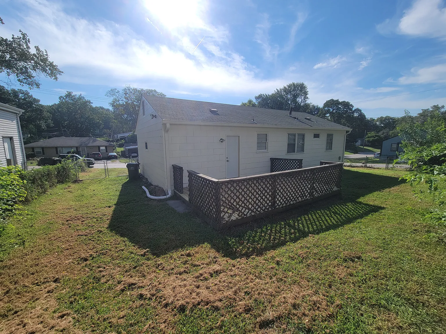 2 bed, 820 sqft, $1,295 — Photo 2