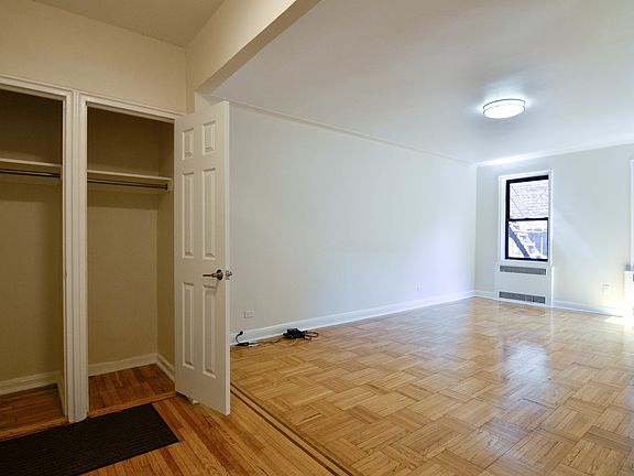 2nd image of 8836 Elmhurst Ave #5/K