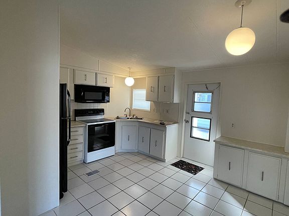 5th image of 7 Las Palmas Dr #92