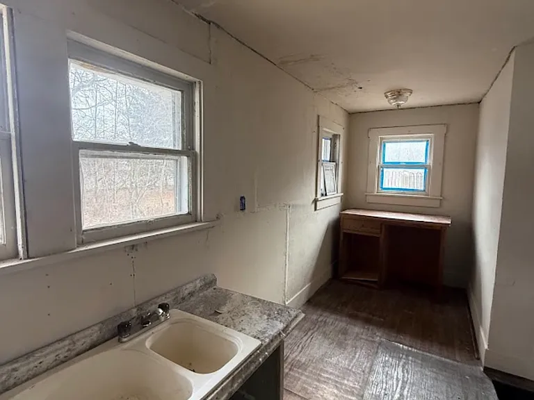 2132 N Church St — Photo 9