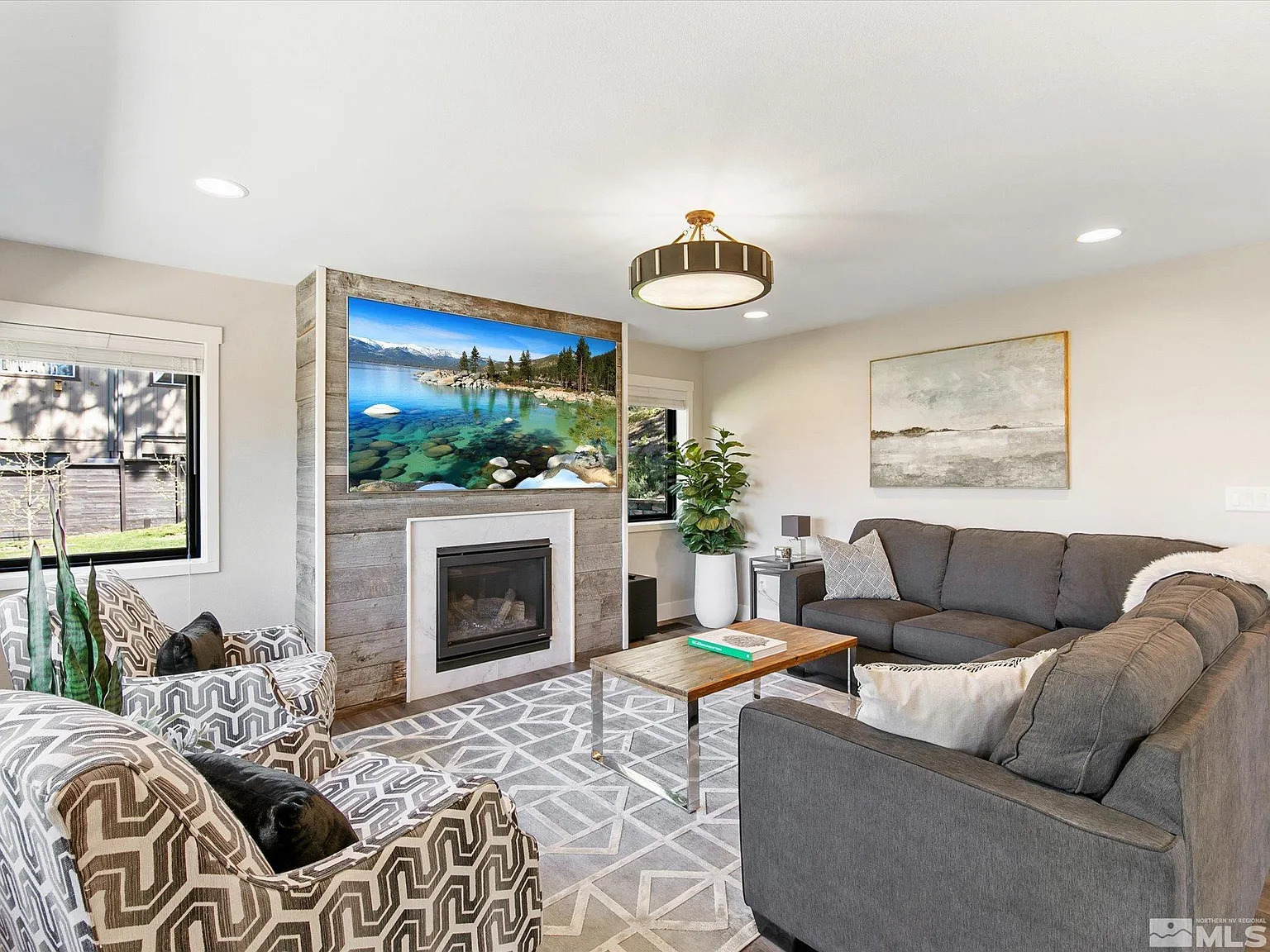 626 Don Dr photo 1