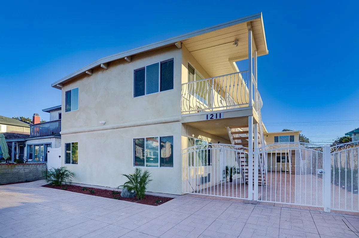 Building Photo - 1211 Oliver Ave #2