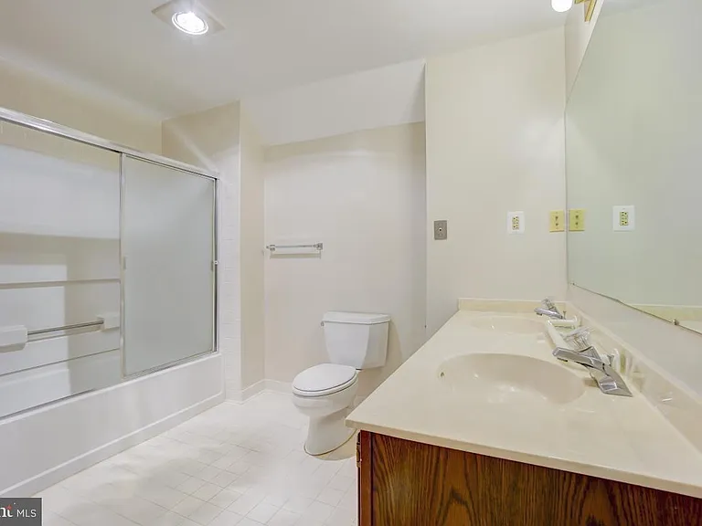 9548 Fox Hollow Dr — Photo 34