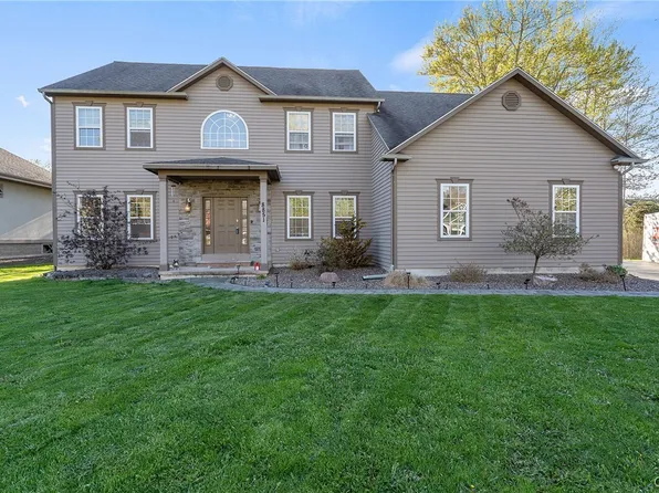 8851 Lombardi Dr, Cicero, NY 13039