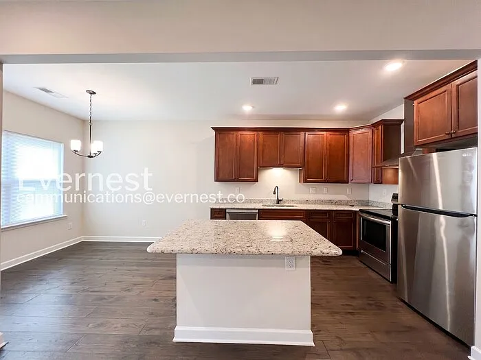 4876 Reunion Dr — Photo 7