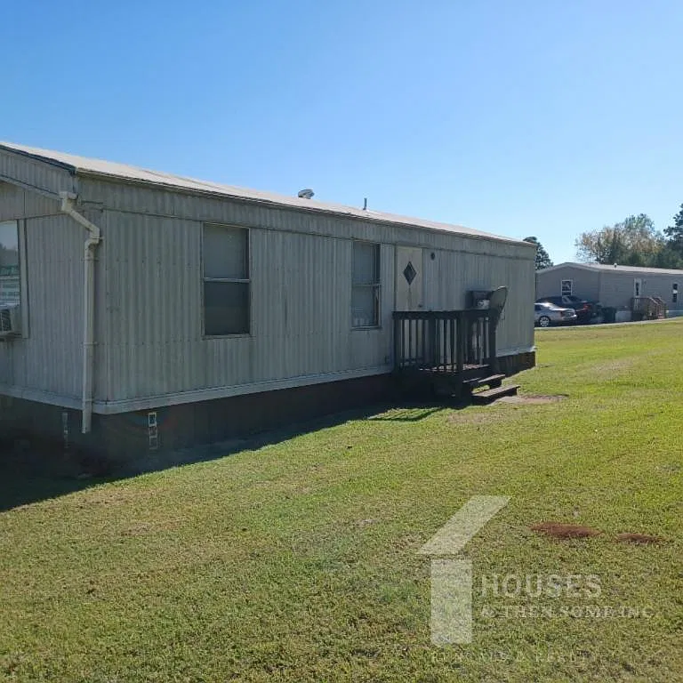 109 Smiley Dr — Photo 2
