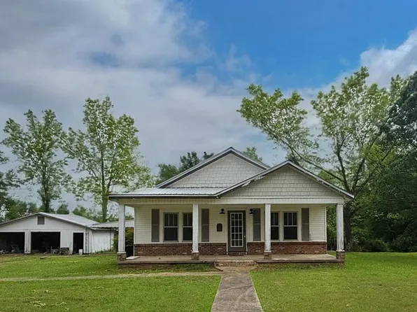 826 Blackmur Dr, Water Valley, MS 38965