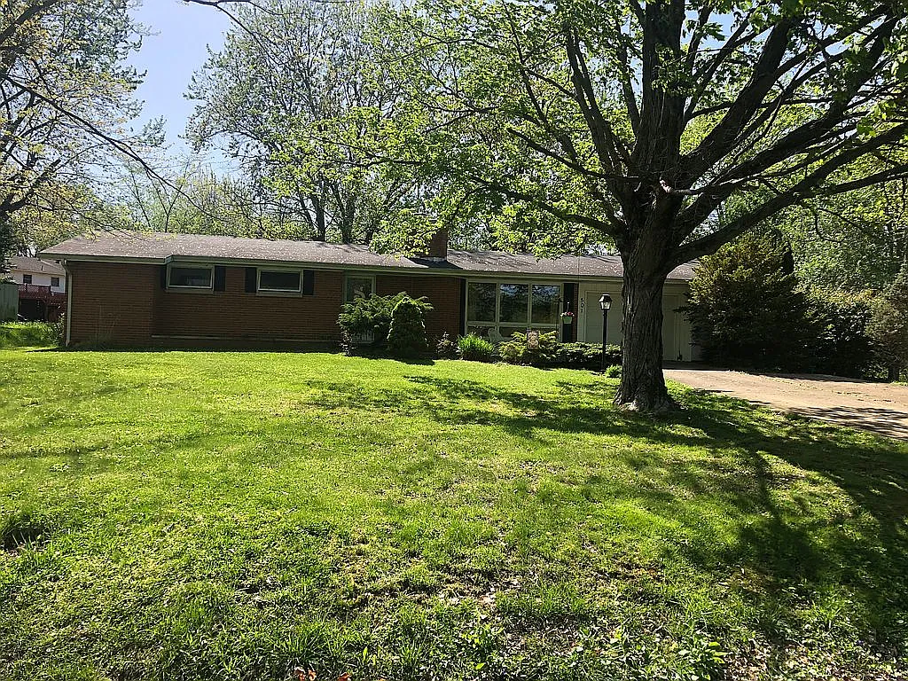 501 Johnson Ave photo 1