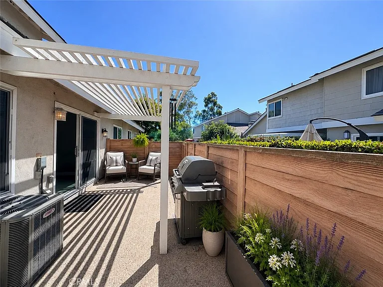 13 Ashbrook — Photo 17