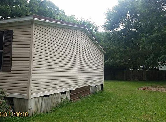 3rd image of 568 Wells Dr