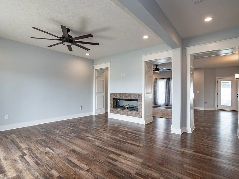 109 Gaston Cir — Photo 15