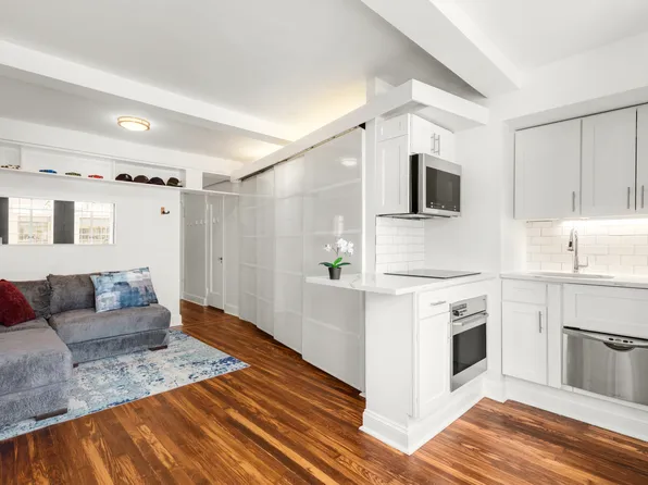 45 Tudor City Place image 2 of 9