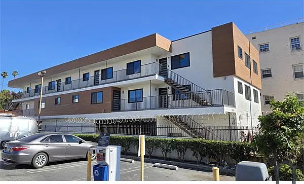 2 bed, 825 sqft, $2,650 — Photo 1