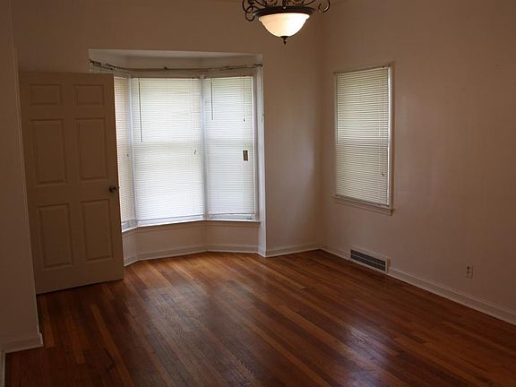 3rd image of 521 Leland Ave