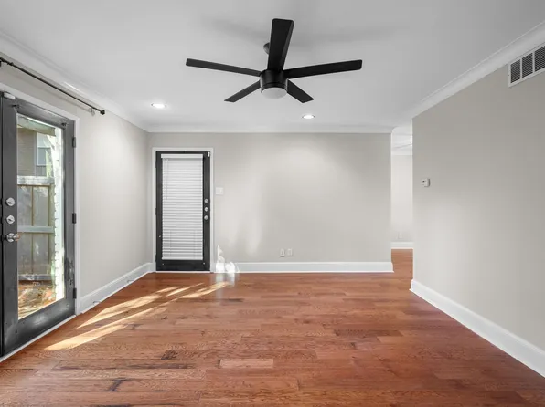 10213 Regal Oaks Dr APT 118, Dallas, TX 75230