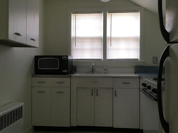 2nd image of 210 Frost Ln APT 3