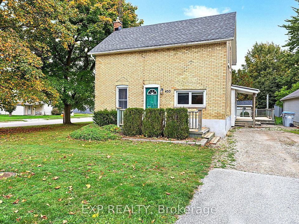 1st image of 455 Simcoe St