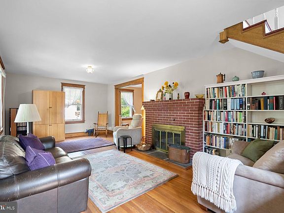 4th image of 4300 Queensbury Rd