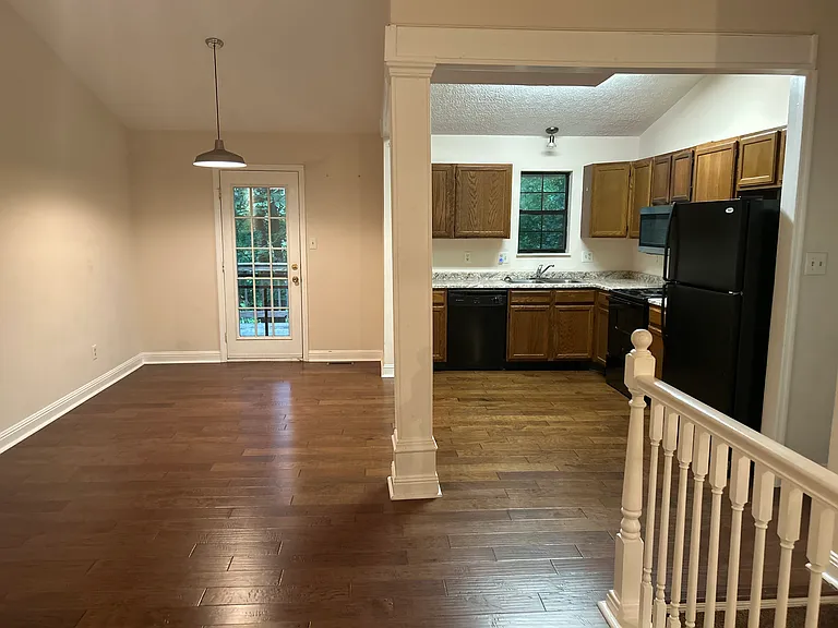 945 Wildwood Garden Dr — Photo 2