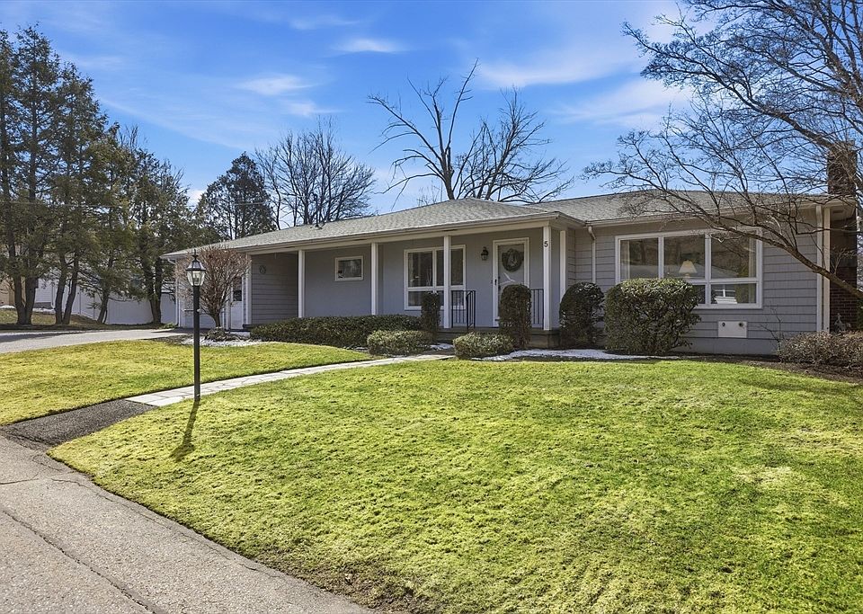 1st image of 5 Cloverleaf Rd