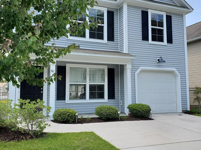 61 Running Oak Dr — Photo 1