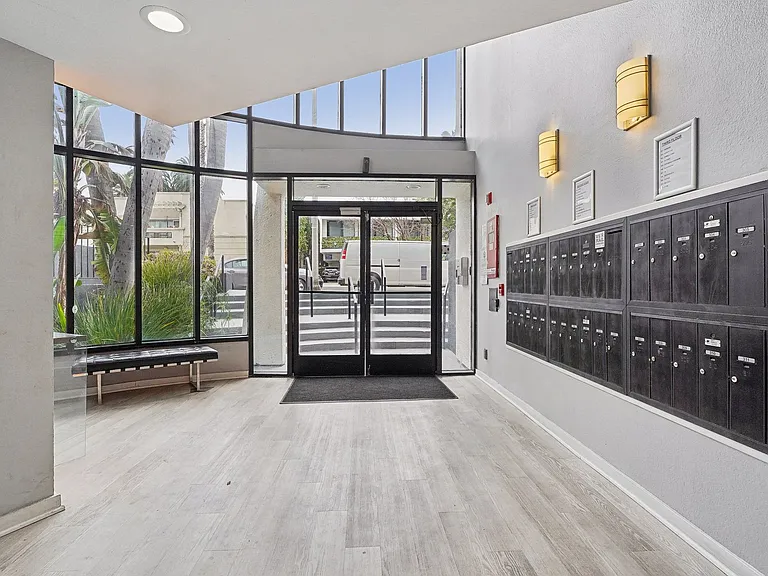 4532 Murietta Ave — Photo 3