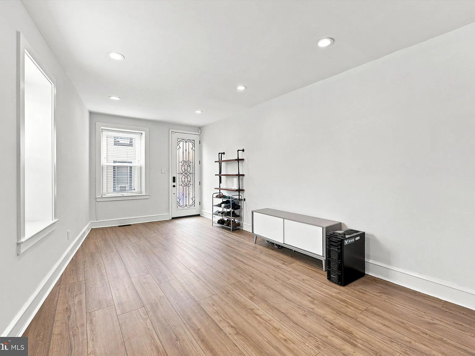 2 bed, 1.5 bath, 1344 sqft, $2,100 — Photo 2