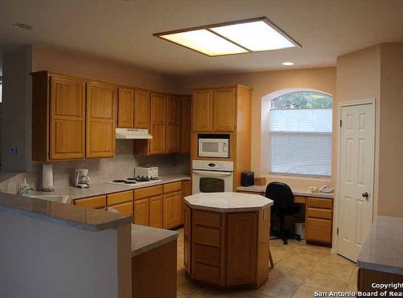 4th image of 1000 High Pointe Dr W