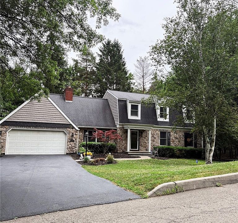 1st image of 924 Deerfield Rd