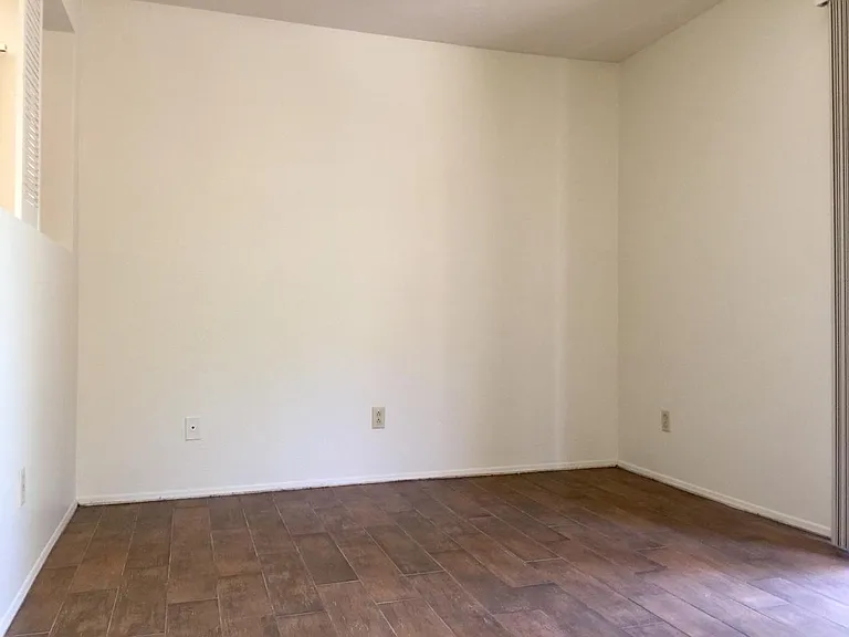 1810 E Blacklidge Dr #307 — Photo 9