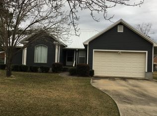 39 Paradise Lake Rd, Tifton, GA 31794