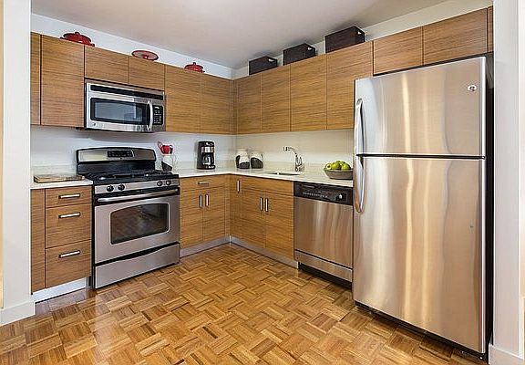 2nd image of 530 W 45th St APT 7T