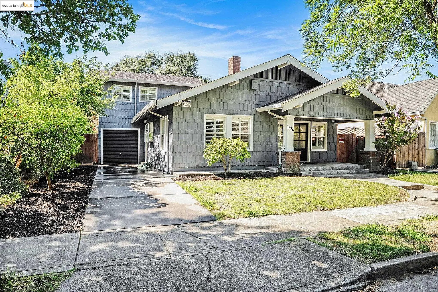 1226 W Elm St photo 1