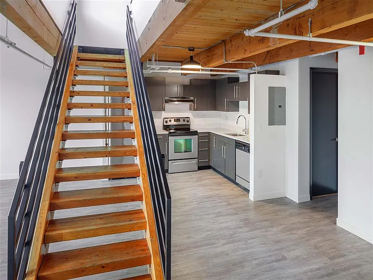 Honeyman Hardware Lofts — Photo 8