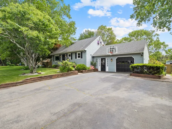 10 Ciccio Court, Plainville, CT 06062