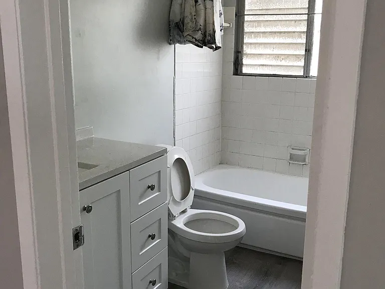 1854 Marine Ave #5 — Photo 4
