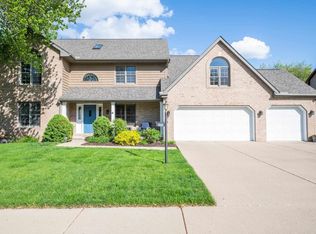 5012 W Ancient Oak Dr, Peoria, IL 61615