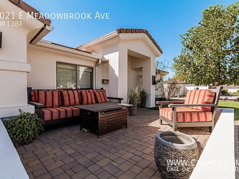 3021 E Meadowbrook Ave — Photo 39
